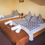 Gasthof Pezion Limbovy Dvor Vrbov