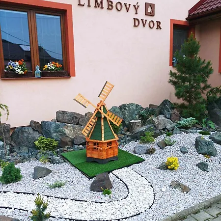 Pezion Limbovy Dvor 2* Vrbov