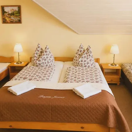 Pezion Limbovy Dvor 2*