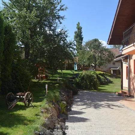 Pezion Limbovy Dvor 2*