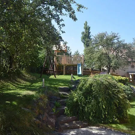 Pezion Limbovy Dvor 2*