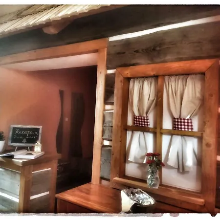 Pezion Limbovy Dvor 招待所 韦伯夫