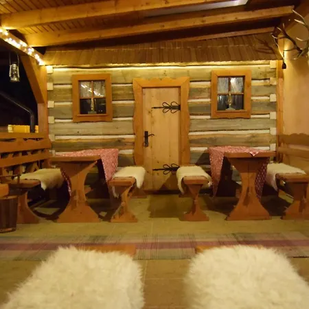 Pezion Limbovy Dvor 招待所 2*