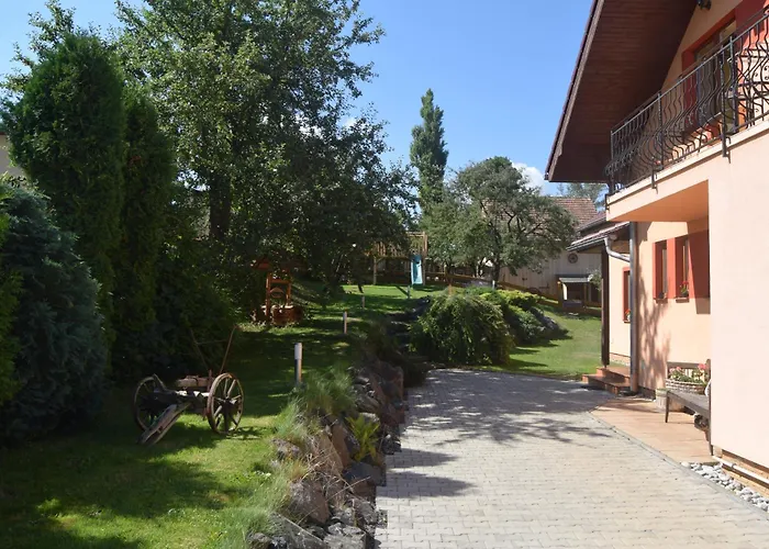Pezion Limbovy Dvor 2*